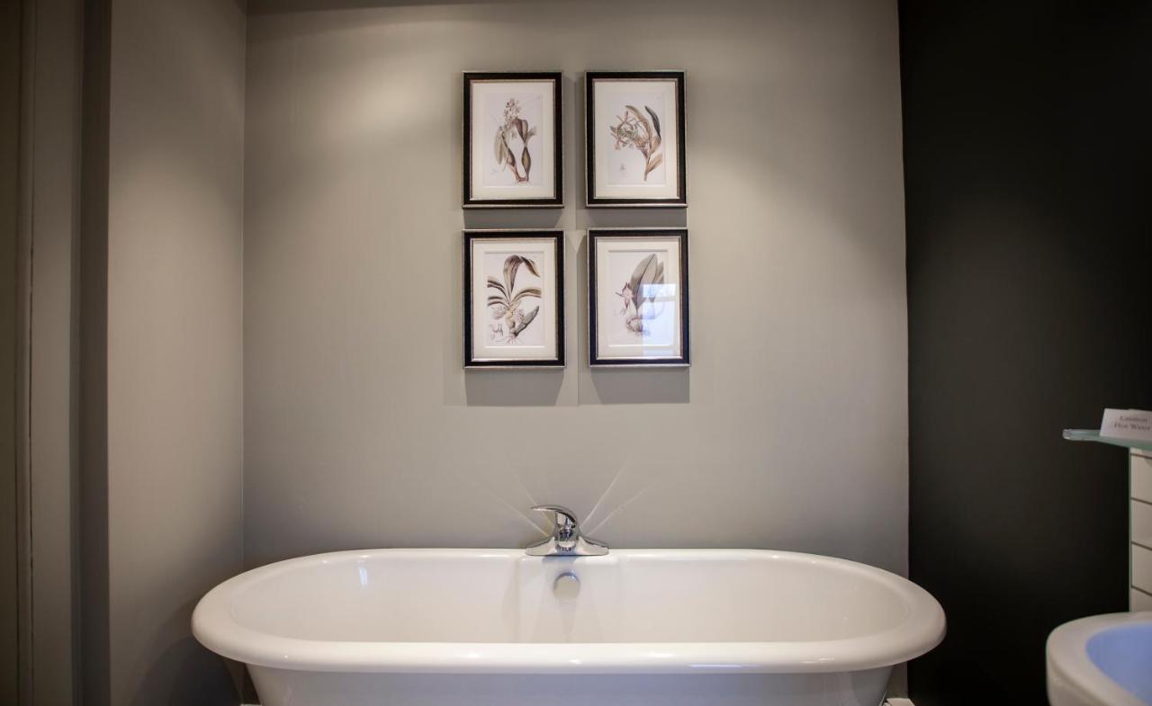 The Bell - Brunning And Price Hotell Alderminster Exteriör bild