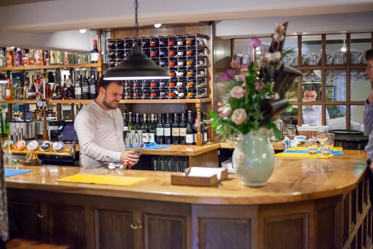 The Bell - Brunning And Price Hotell Alderminster Exteriör bild